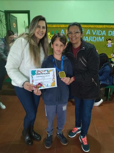 Escola Padre Gerson Galvino de Laranjeiras entrega Certificados e Medalhas aos Alunos Pelo 1º Lugar no IDEB 2024